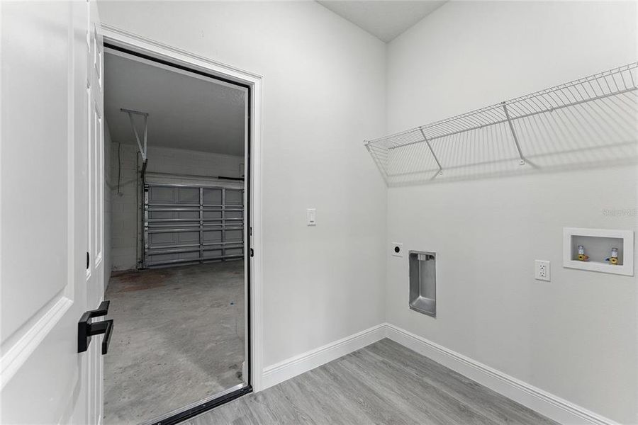 Spacious, unfurnished interior of a new home in , Ocala (Image 32).