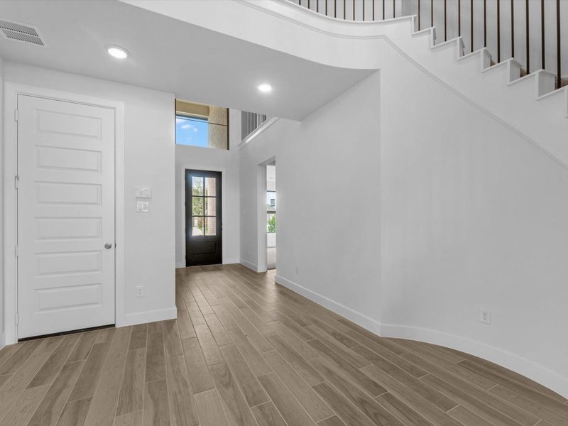 Spacious, unfurnished interior of a new home in Jordan Ranch, Fulshear (Image 13). Spacious, unfurnished interior of a new home in Jordan Ranch, Fulshear (Image 13).