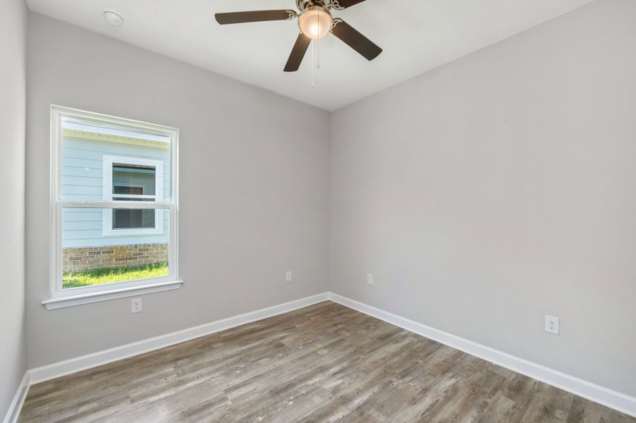 Representative unfurnished interior of a home built from the Georgia by CJL Homes in McCarthy Estates, Defuniak Springs (Image 37).