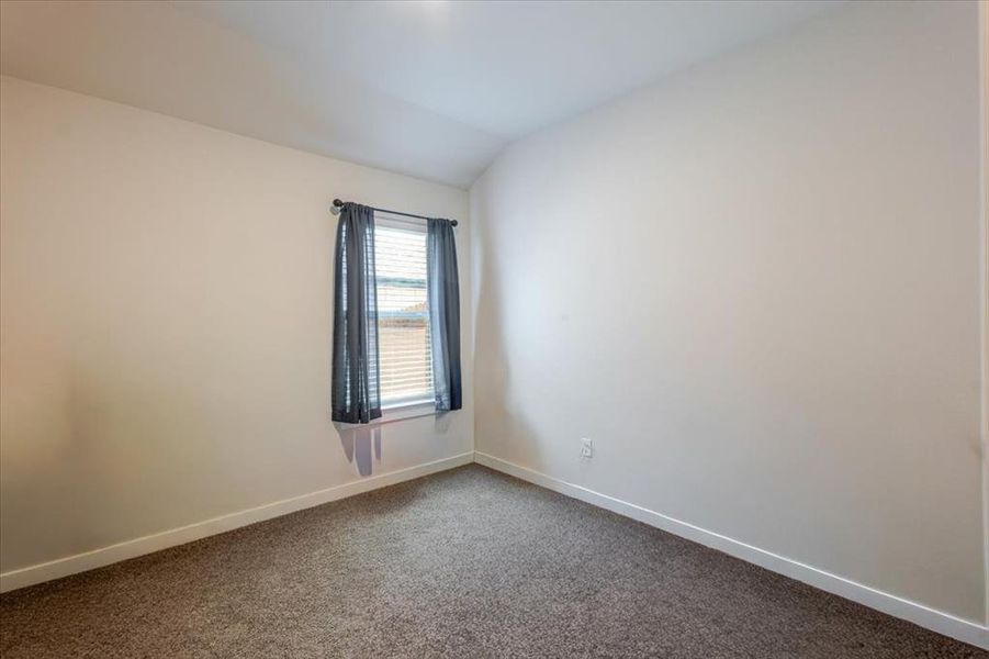 Spacious, unfurnished interior of a new home in , Glen Rose (Image 20).