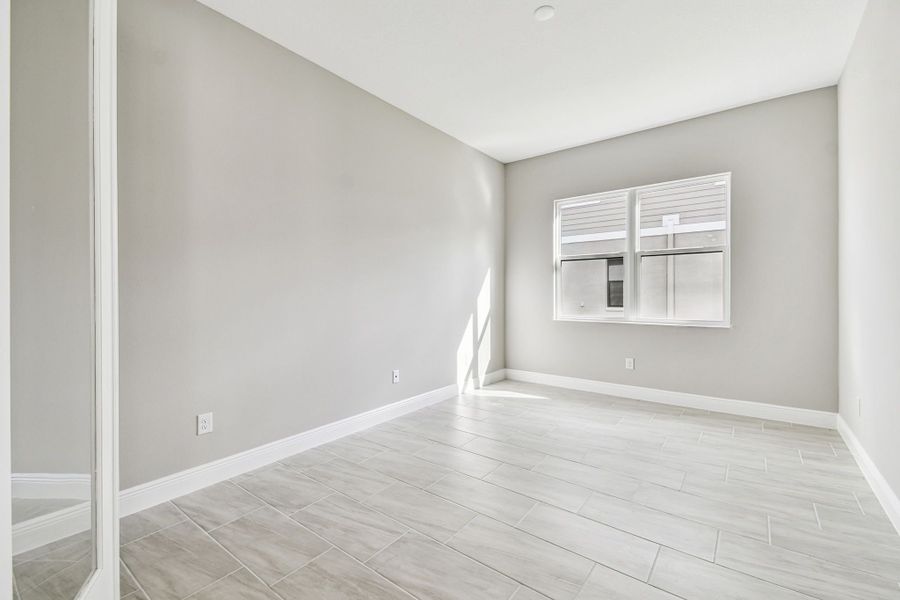 Spacious, unfurnished interior of a new home in River Preserve Estates, Parrish (Image 24).