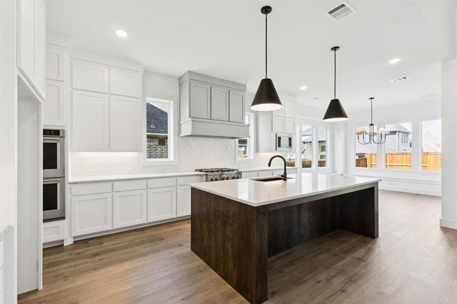 Featuring tons of storage, fantastic finishes and great natural light, the kitchen of your dreams awaits!