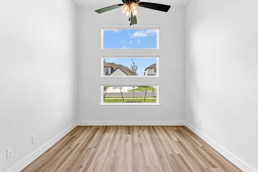 Spacious, unfurnished interior of a new home in Santa Rita Ranch, Liberty Hill (Image 38).