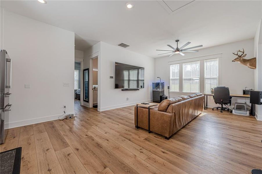 Furnished interior view inside a new home in , Waleska (Image 48).