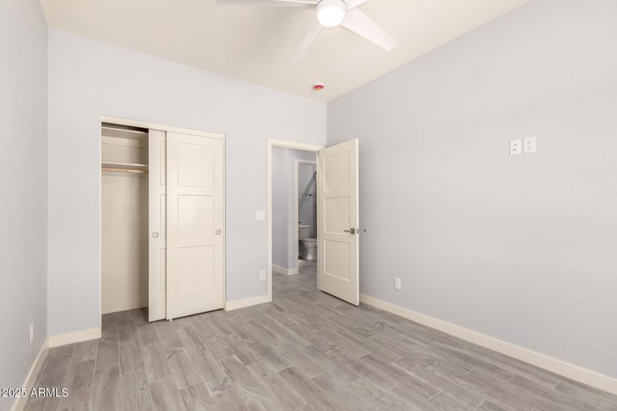 24 - Center 32210 24 - Center 32210