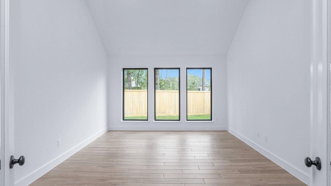 Spacious, unfurnished interior of a new home in Kresston, Montgomery (Image 21).