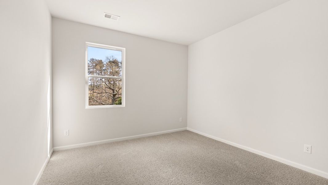 Representative unfurnished interior of a home built from the Halton by D.R. Horton in Thompson Ridge, Dallas (Image 16).