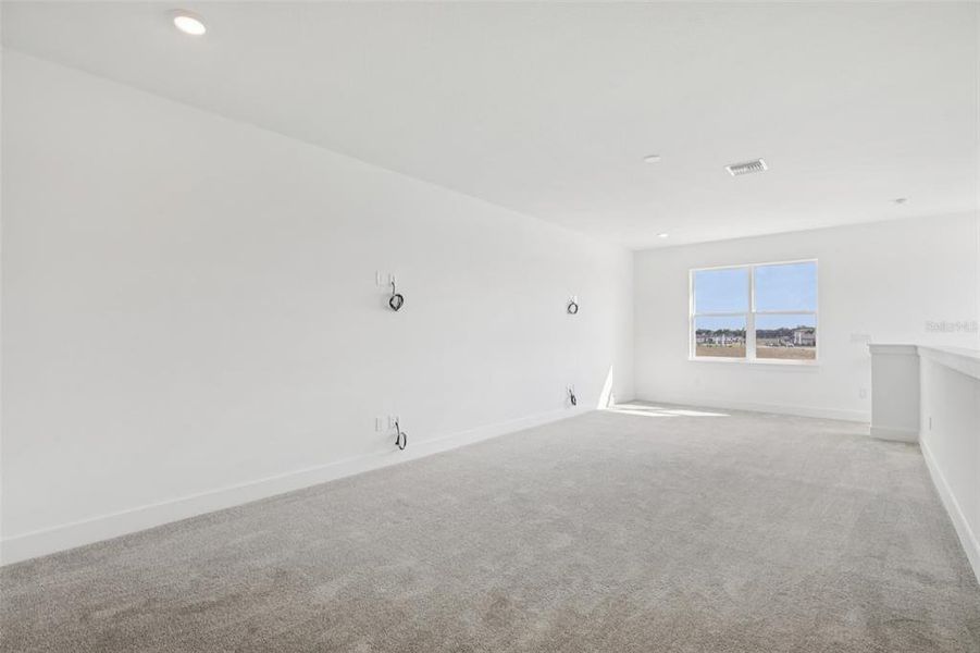 Spacious, unfurnished interior of a new home in Biscayne Landing at Seaire, Parrish (Image 39).