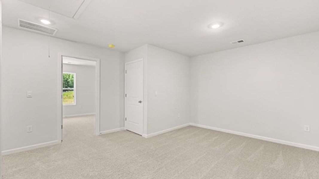 Spacious, unfurnished interior of a new home in Village at Pine Valley, Gainesville (Image 25).