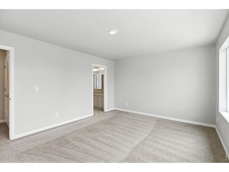 Spacious, unfurnished interior of a new home in Pintail Commons at Johnstown Village, Johnstown (Image 7). Spacious, unfurnished interior of a new home in Pintail Commons at Johnstown Village, Johnstown (Image 7).