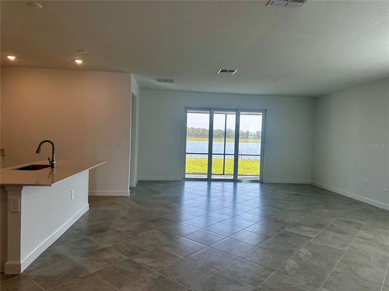 Spacious, unfurnished interior of a new home in Island Lakes at Coco Bay: Executive Homes, Englewood (Image 5).