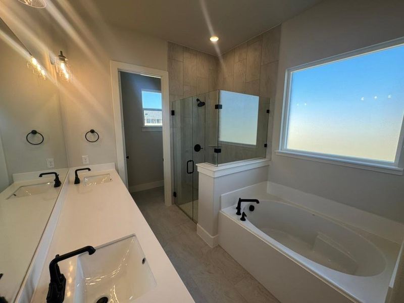 Furnished interior view inside a new home in Creekview Addition, Van Alstyne (Image 6).