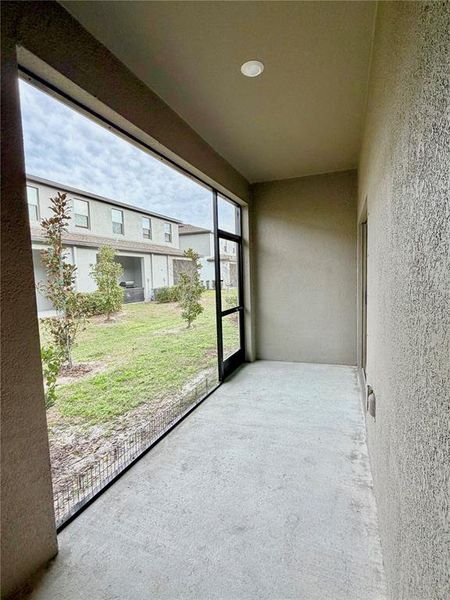 Exterior details and patio area of a home in , New Port Richey (Image 3).