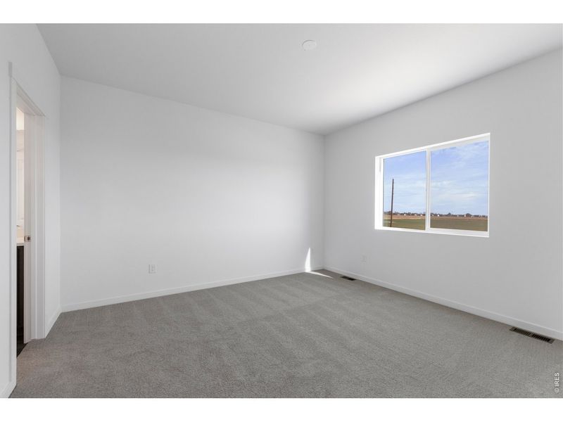 Spacious, unfurnished interior of a new home in Granary, Johnstown (Image 21).