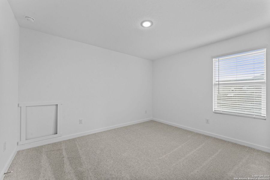 Spacious, unfurnished interior of a new home in Voss Farms, New Braunfels (Image 22).