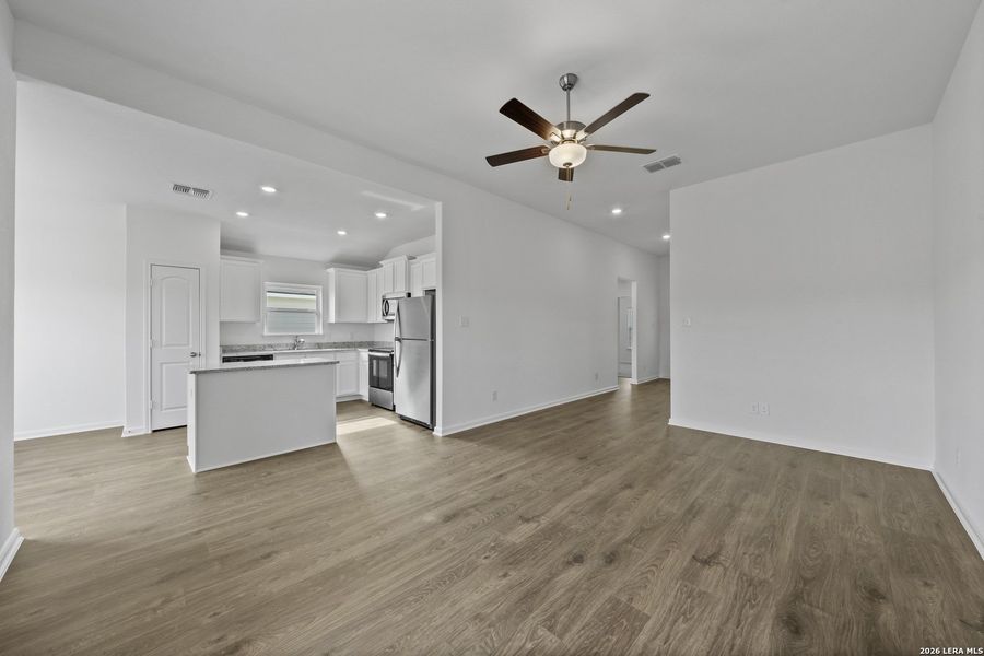 Spacious, unfurnished interior of a new home in , Lytle (Image 13).