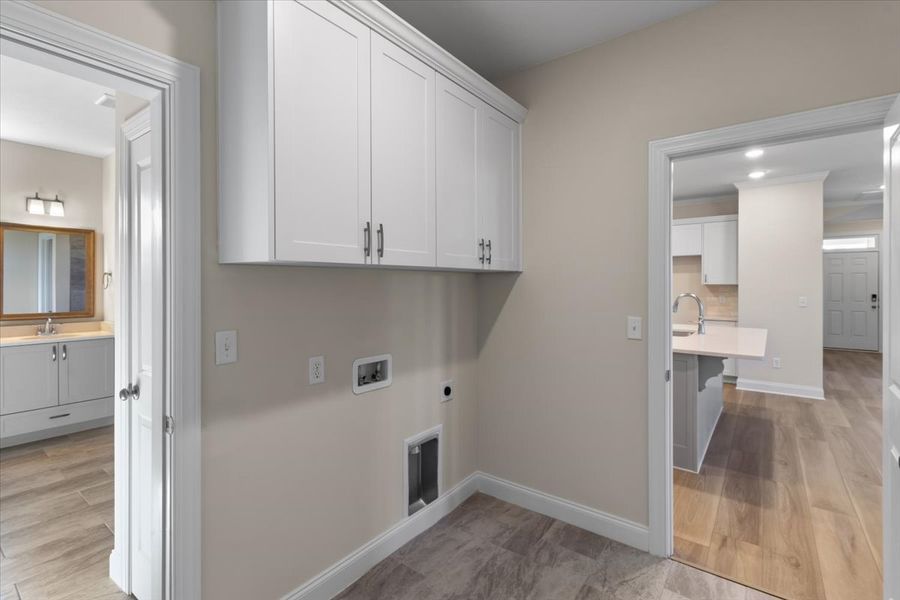 Spacious, unfurnished interior of a new home in Windsor, North Augusta (Image 29).