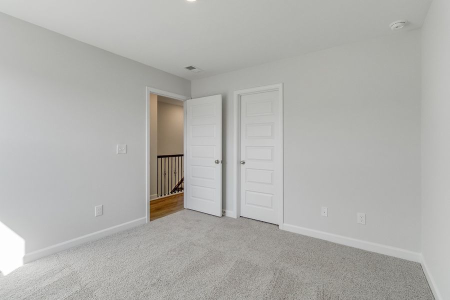 Spacious, unfurnished interior of a new home in Pebble Branch, Chapin (Image 44).