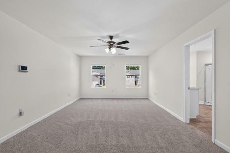 Spacious, unfurnished interior of a new home in , Atlanta (Image 11).