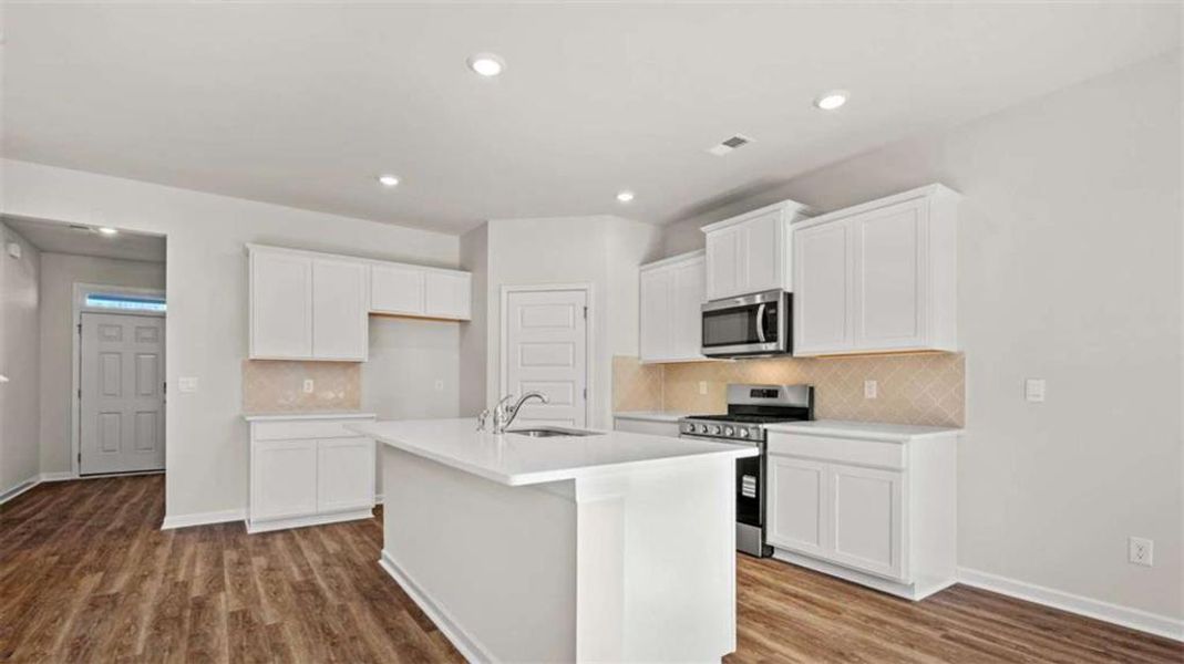 Furnished interior view inside a new home in Poplar Preserve, Newnan (Image 11).