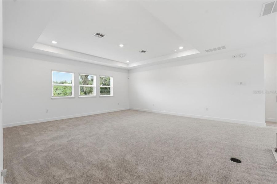 Spacious, unfurnished interior of a new home in , Plant City (Image 43).