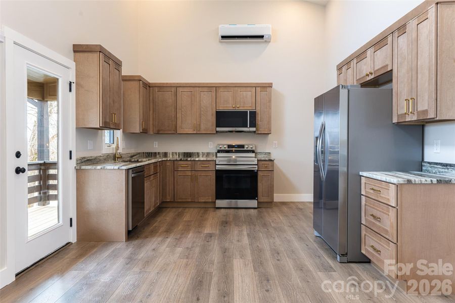 Left Wing-Bright Open Kitchen