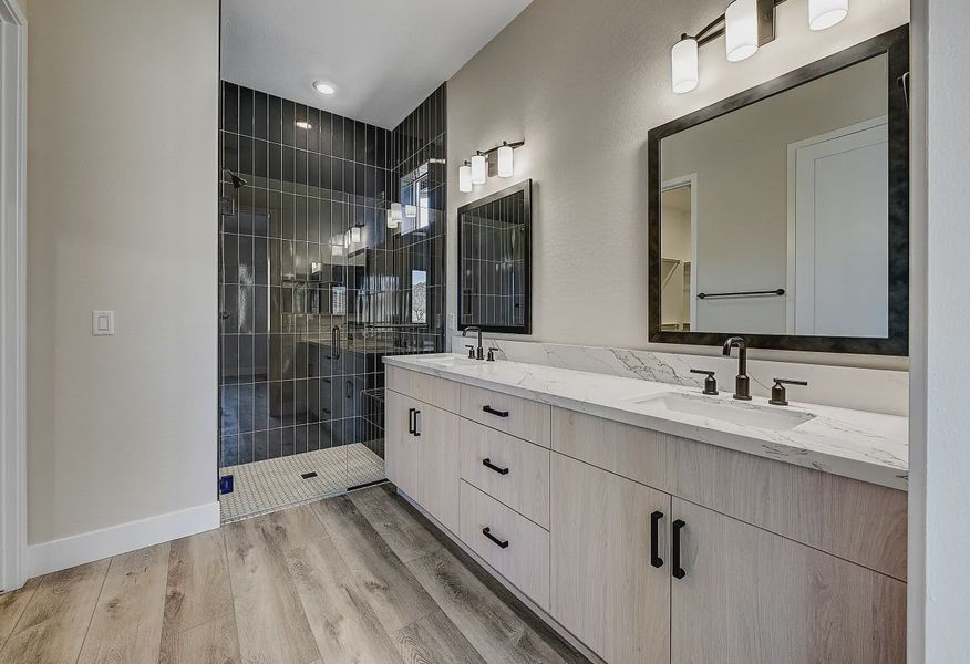 Ridgecrest Vantage HS 31 Primary Bath - 12 of 13