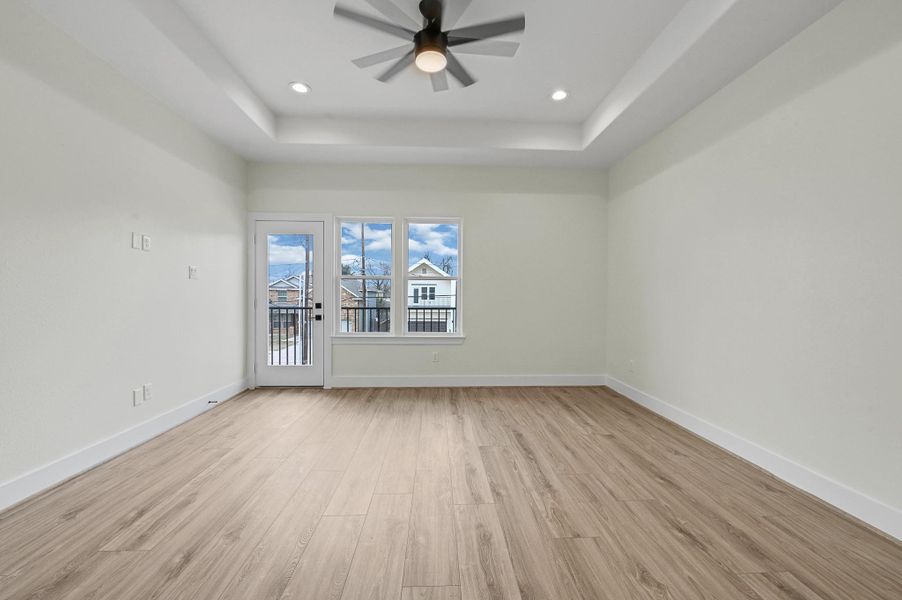 Spacious, unfurnished interior of a new home in , Houston (Image 25).