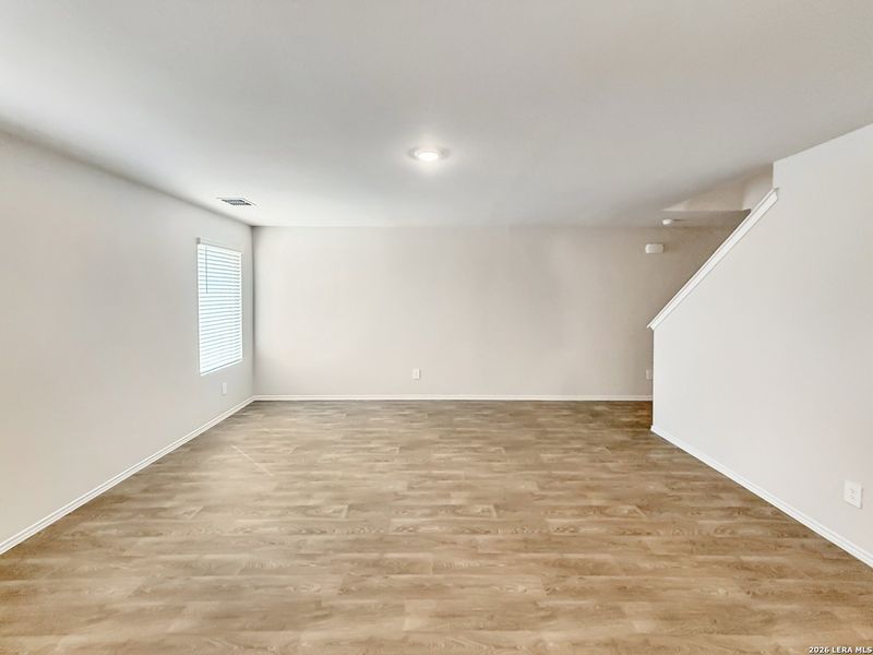 Spacious, unfurnished interior of a new home in Spring Valley, New Braunfels (Image 18).