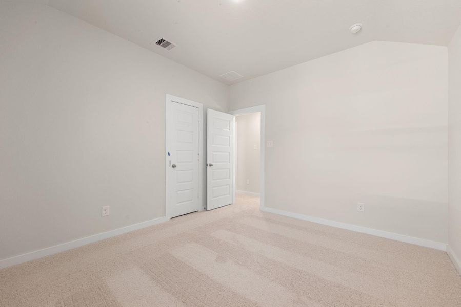 Spacious, unfurnished interior of a new home in Lexington Heights, Willis (Image 34).