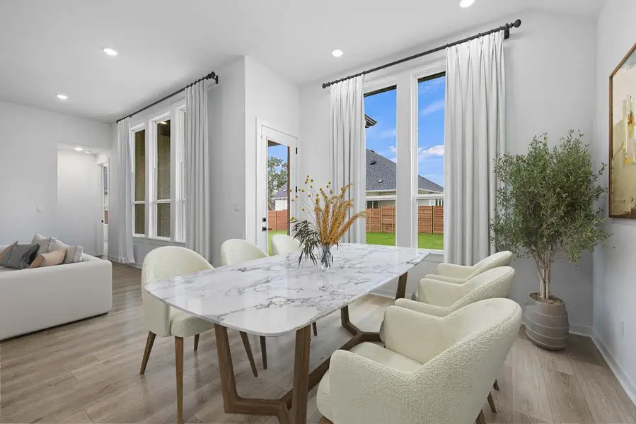 Image 5 of a home in Broken Oak. Image 5 of a home in Broken Oak.