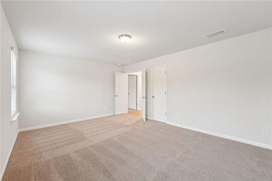Spacious, unfurnished interior of a new home in Hamilton Lakes, Lawrenceville (Image 35).