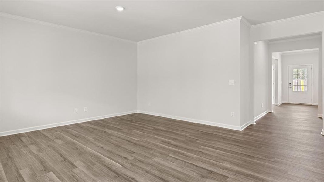 Spacious, unfurnished interior of a new home in Oaks at Cedar Grove, Fairburn (Image 25).