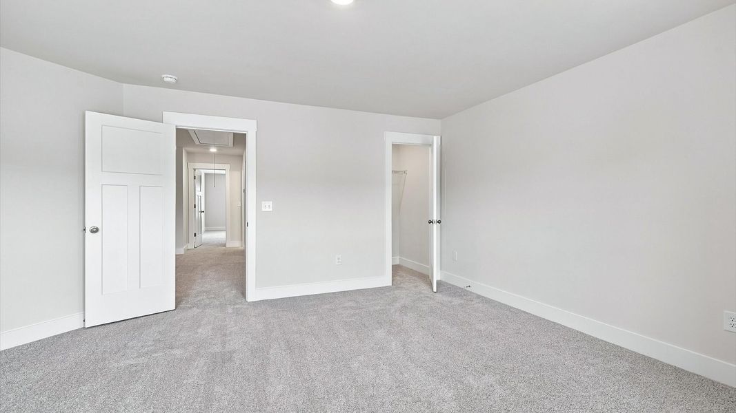 Memorable space offering plush carpet underfoot and a thoughtfully planned walk-in closet near Lake Hartwell