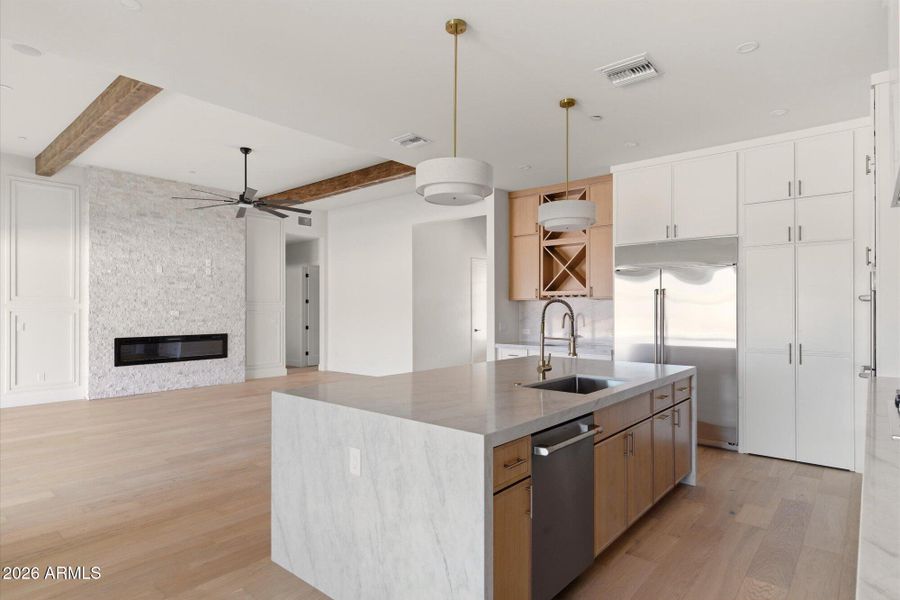 Island w Waterfall Edges & Cabinets Island w Waterfall Edges & Cabinets