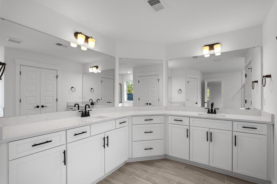 Furnished interior view inside a new home in Hancock Farms, Aiken (Image 15).