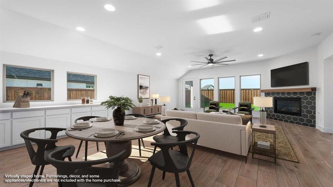 Furnished interior view inside a new home in Myrtle Creek 60', Waxahachie (Image 5).