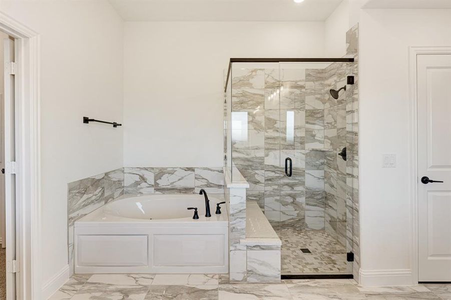 Furnished interior view inside a new home in Maplewood, Glenn Heights (Image 13).