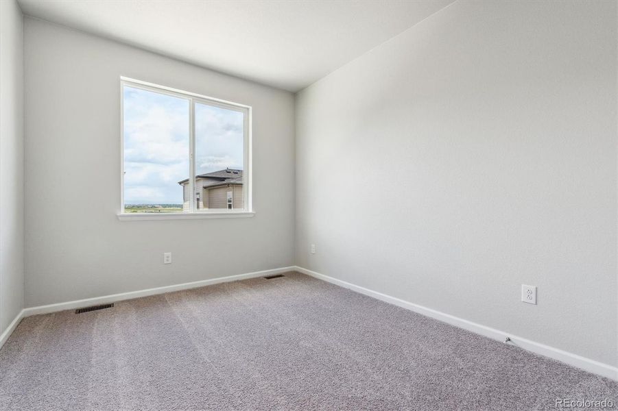 Spacious, unfurnished interior of a new home in Attainable Townhomes at Grand Vue at Interlocken, Broomfield (Image 13).