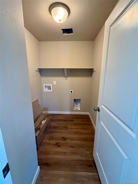 Spacious, unfurnished interior of a new home in , Watkins (Image 14).