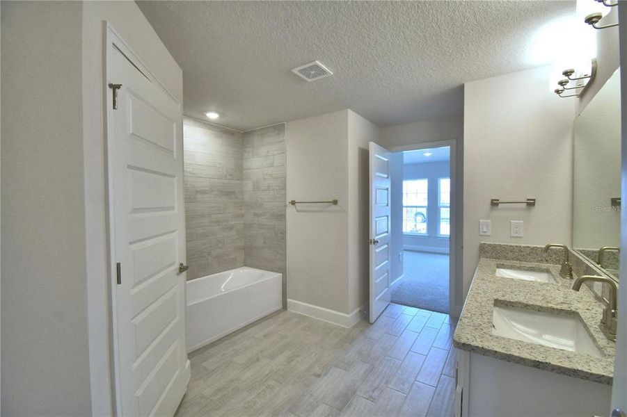 Furnished interior view inside a new home in Lake Juliana Estates, Auburndale (Image 10).