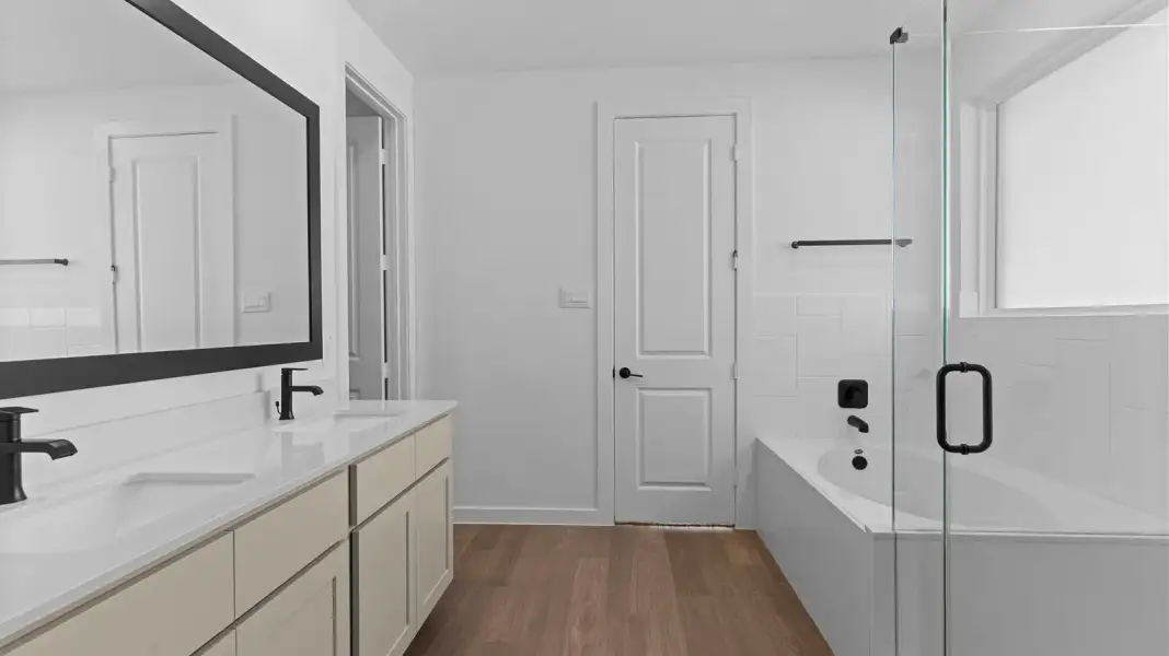 Furnished interior view inside a new home in Lago Mar 55' Homesites, Texas City (Image 12).