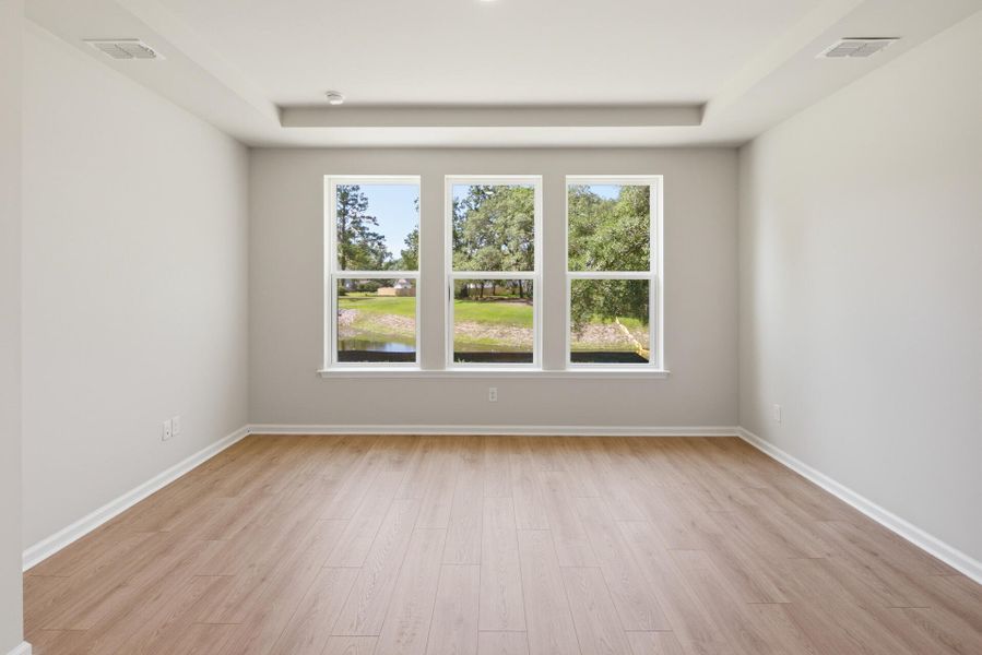 Spacious, unfurnished interior of a new home in The Oaks, Goose Creek (Image 19).