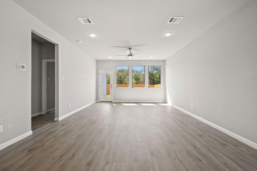 Spacious, unfurnished interior of a new home in Trinity Ranch, Elgin (Image 22). Spacious, unfurnished interior of a new home in Trinity Ranch, Elgin (Image 22).