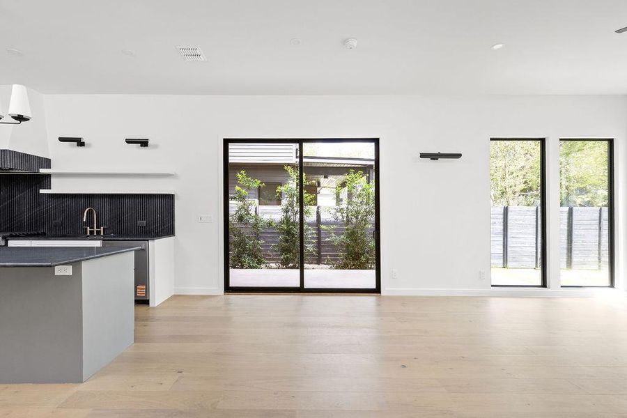 Spacious, unfurnished interior of a new home in , Austin (Image 17).
