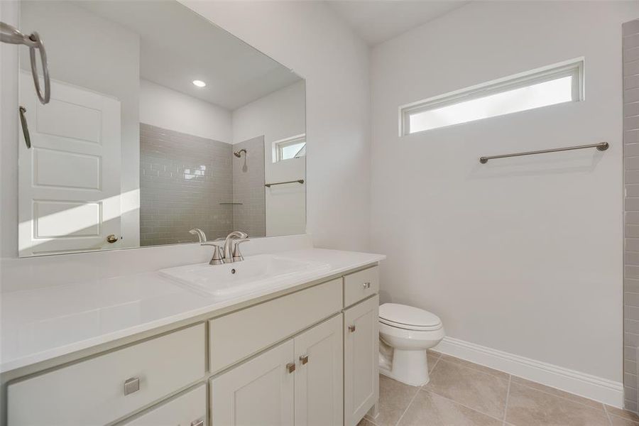 Furnished interior view inside a new home in Bayside, Rowlett (Image 8). Furnished interior view inside a new home in Bayside, Rowlett (Image 8).