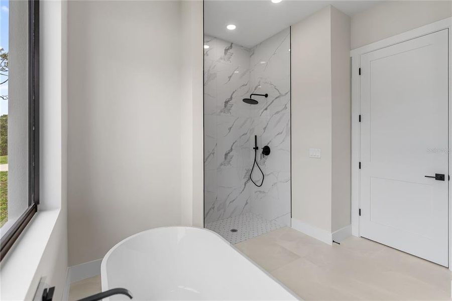 Furnished interior view inside a new home in , Port Charlotte (Image 42).