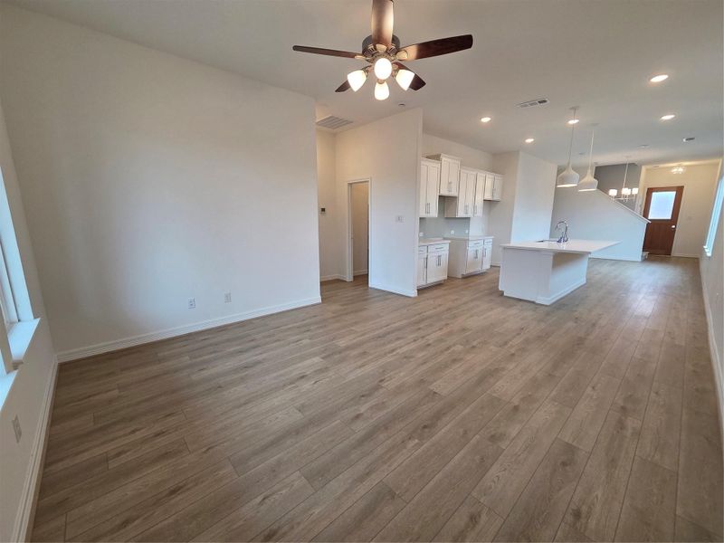Spacious, unfurnished interior of a new home in Emory Glen, Magnolia (Image 17).