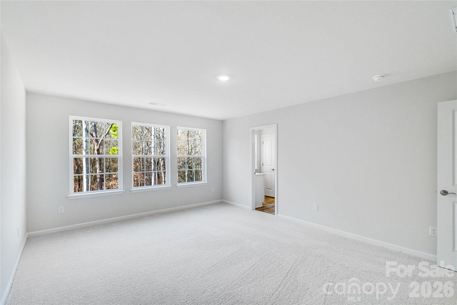 Spacious, unfurnished interior of a new home in Village of Waxhaw, Waxhaw (Image 19).