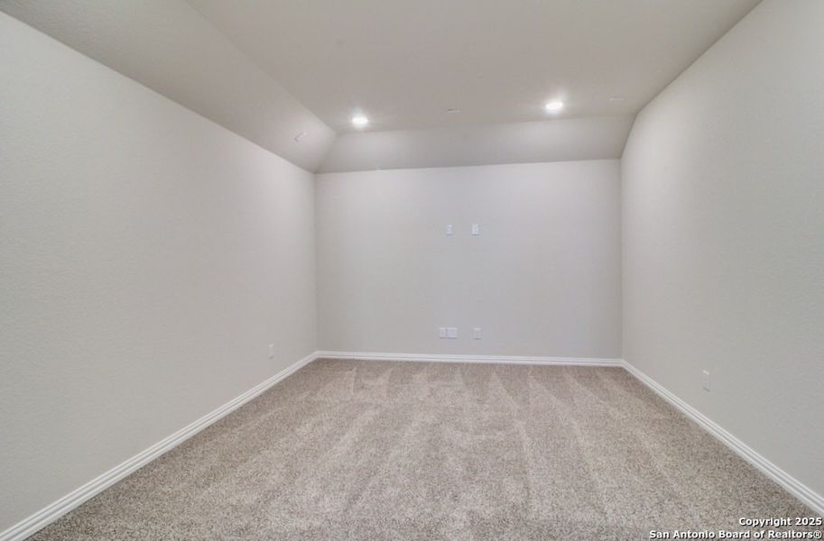 Spacious, unfurnished interior of a new home in Clear Creek, New Braunfels (Image 22).